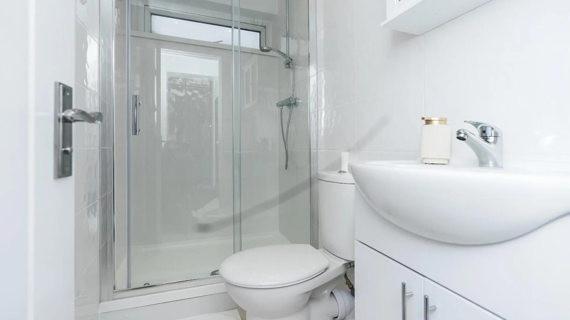Holiday home The Albany - 4Br 2Bath House Up To 7 Guests - Free Parking - Big Garden - Smart Tv - Ideal For Contractors And Family Southampton